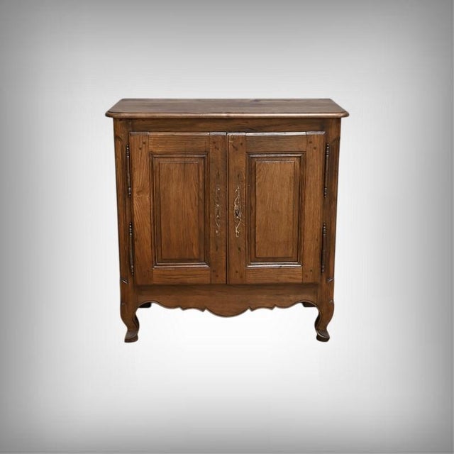 Louis XV Style Oak Sideboard, Mid-19th Century, in Restored conditions. Designed before 1890