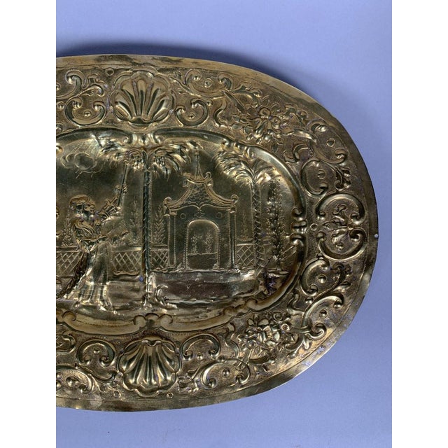 17th century brass offering dish with "Chinese" decoration For Sale - Image 4 of 4