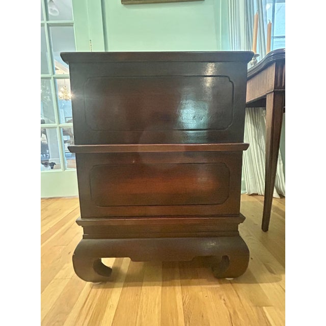 1940s Vintage 1940s Hollywood Regency Ming Style Mahogany Step Chest / Chinoiserie Library/Commode Stairs For Sale - Image 5 of 16