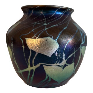 1920s In the Style of Tiffany Favrille Heart and Vine Art Glass Vase For Sale