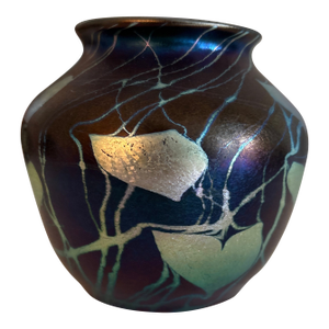1920s In the Style of Tiffany Favrille Heart and Vine Art Glass Vase