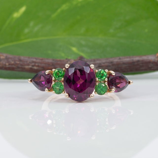 2020s 4.4Ct Purple Garnet Ring With Tsavorite Accents in Solid 14k Gold, 10x7.6mm For Sale - Image 5 of 9