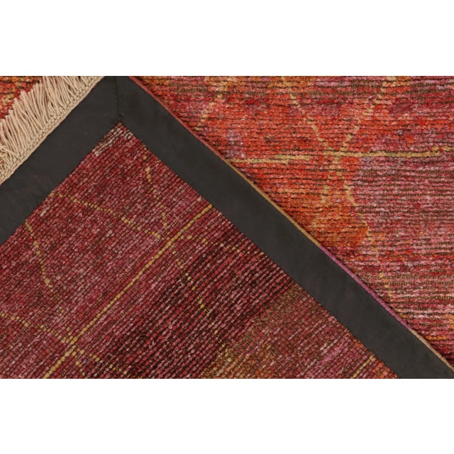 Rug & Kilim’s Hand-Knotted Rug in Multihued Gold, Red, Subtle Geometric Pattern For Sale In New York - Image 6 of 7