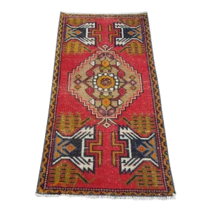Geometric Red and White Small Rug