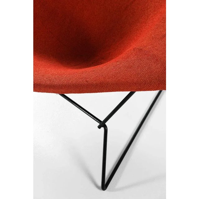 Easy Bird Chair in Black Lacquered Metal and Red Fabric attributed to Harry Bertoia, 1950s For Sale - Image 9 of 10