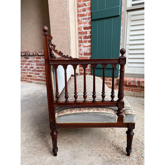 Antique English Chaise Lounge Bench Victorian Hall Seat Carved Walnut C1880 For Sale - Image 9 of 18