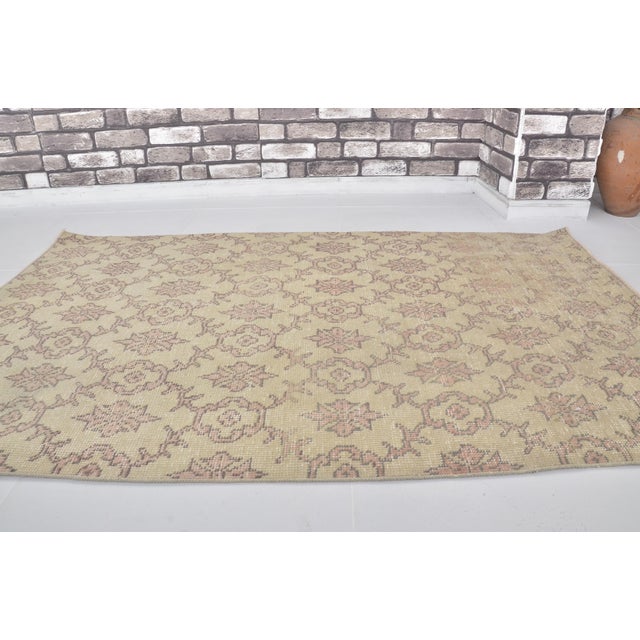 1960s Vintage Home Living Oushak Carpet For Sale - Image 5 of 10
