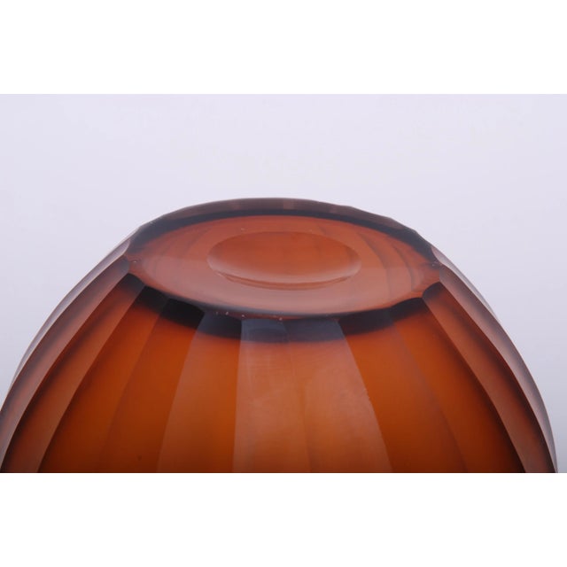 Art Deco Amber Glass Vase attributed to Josef Hoffmann, 1920s For Sale - Image 4 of 7