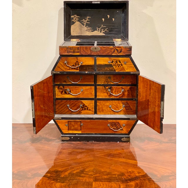 Antique Chinese Inlaid Wood Jewelry Box with Decorations in Relief, 1800s For Sale - Image 5 of 9