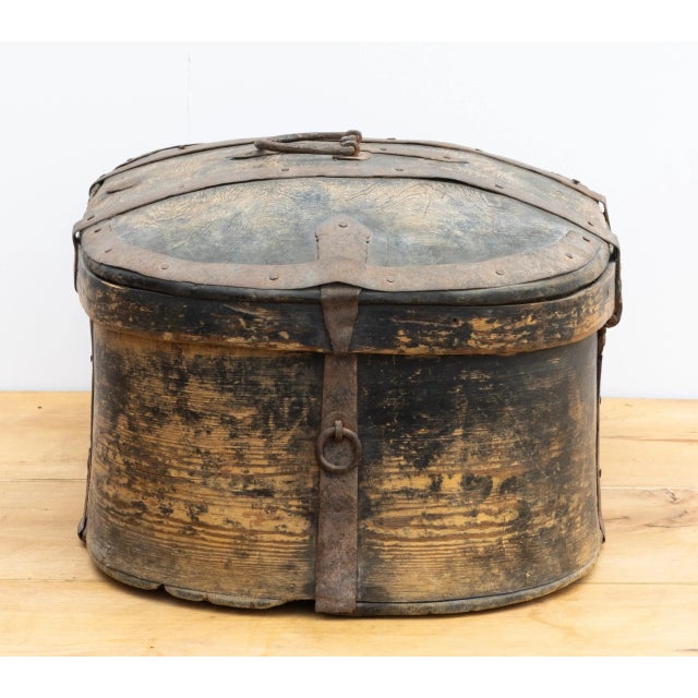 Rustic European Early 19th Century Swedish Pine Box, Locking Trunk For Sale - Image 3 of 10