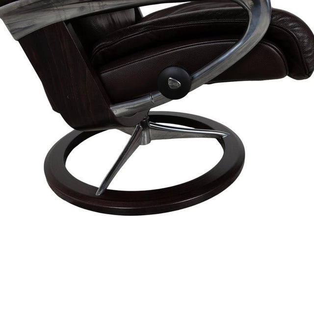 Set of Aura Leather Recliner and Ottoman from Stressless For Sale - Image 11 of 18