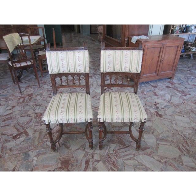 Antique French Dining Chairs in Walnut, Set of 6, in Good conditions. Designed 1890 to 1919