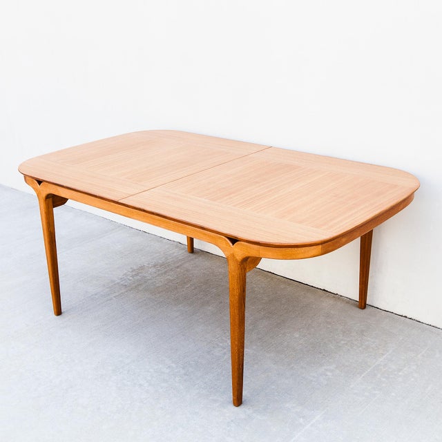 Restored 1950s Mahogany Dining Table With Two Leaves Attributed to Brown Saltman For Sale - Image 17 of 17