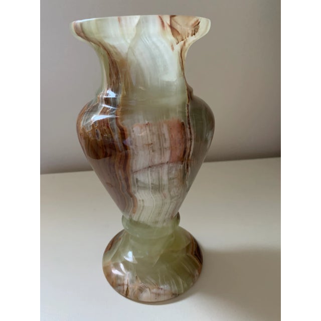 Transitional Honey Marble Onyx Vase For Sale In New York - Image 6 of 11