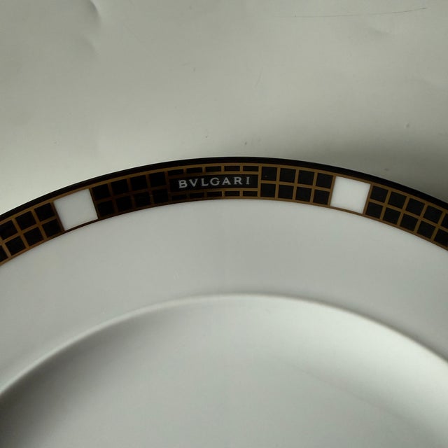 Modern Quadri Black Dinner Plate by Bulgari for Rosenthal, 1990s For Sale - Image 3 of 7