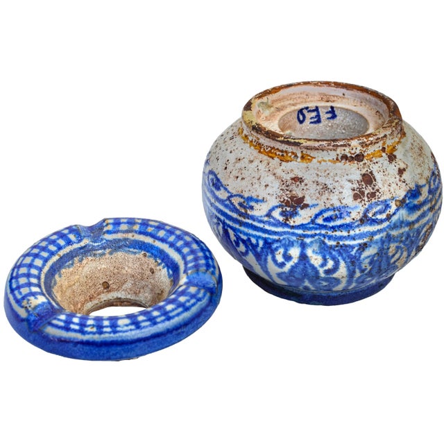 Early 20th Century Handcrafted Moroccan Blue-Patterned Ceramic Ashtray For Sale In New York - Image 6 of 7