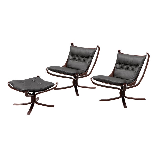 Vintage Falcon Chairs and Ottoman in Black Leather and Plywood by Sigurd Ressell for Vatne Møbler, 1970s, Set of 3 For Sale