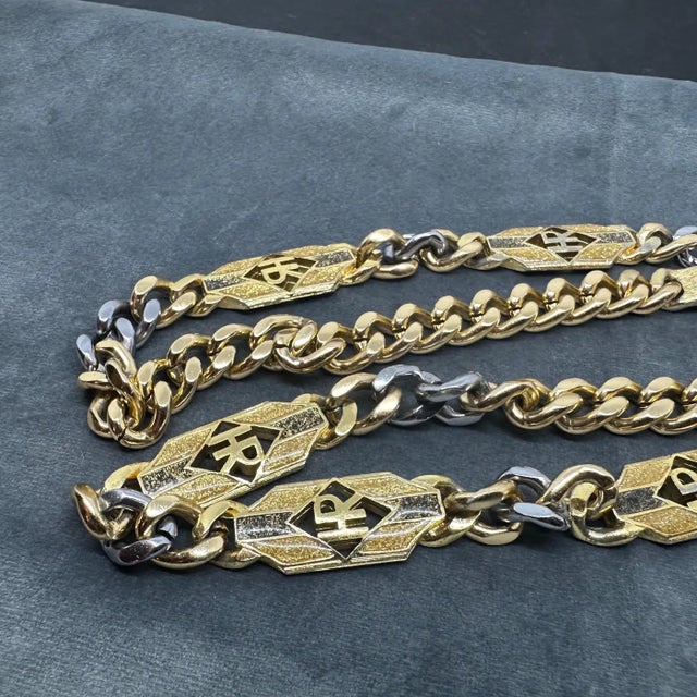 1960s Costume Jewelry Long Chain by Helen Rubinstein For Sale - Image 6 of 12