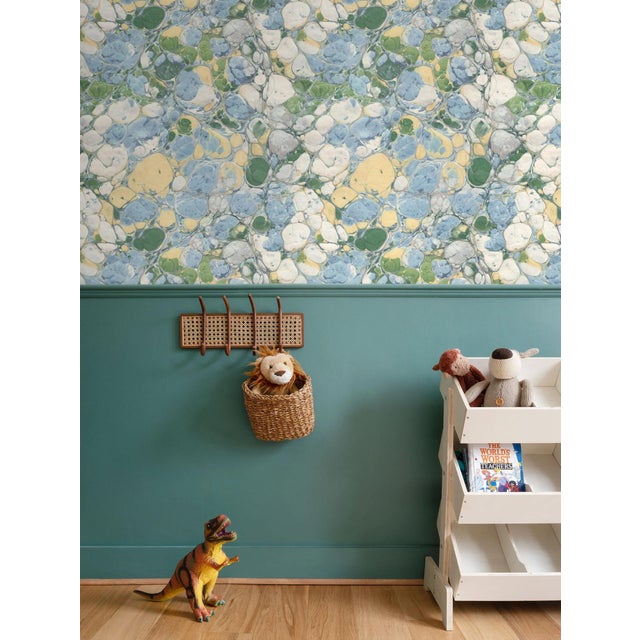 Keats Pebble Marbled Traditional Wallpaper – Blue/Green Double Roll For Sale In Atlanta - Image 6 of 7