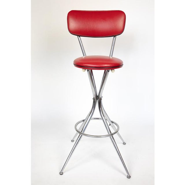 From the ice cream shops of the 50s to the mom-and-pop diners of today, diner bar stools are iconic. This stylish bar...