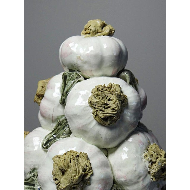 1960s Vintage Trompe-Lœil Pyramid of Garlic in Glazed Ceramic, 1960s For Sale - Image 5 of 16