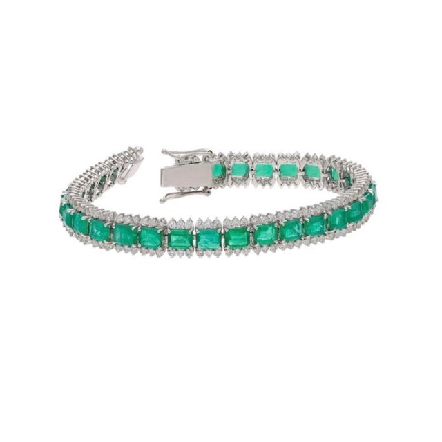 12.46 Ct Natural Zambian Tennis Bracelet with 3.25 Ct Diamonds and 18k Gold For Sale - Image 16 of 18