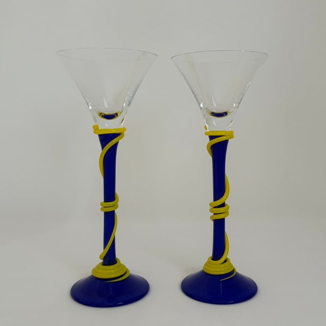 Postmodern Pair of Signed Shafaq Malik Postmodern Art Glass Martini Glasses – Cobalt Blue & Yellow For Sale - Image 3 of 9
