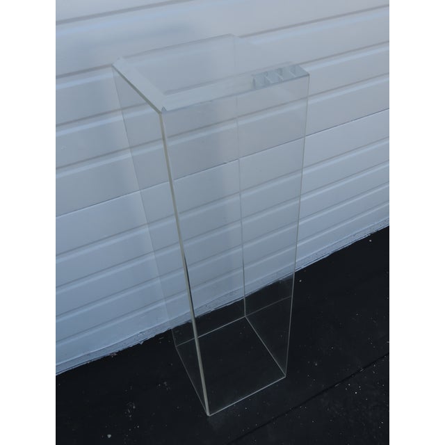 Lucite Tall Flower Statue Stand Pedestal Table 6419 For Sale - Image 4 of 11