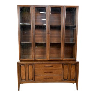 Mid 20th Century Broyhill Premier Emphasis China Cabinet Hutch - Attributed For Sale
