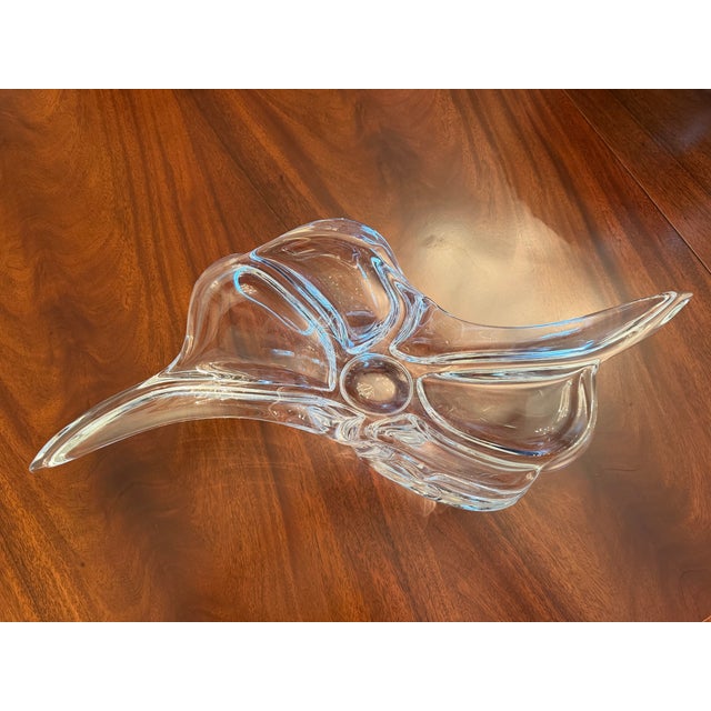 Vintage French Pulled Feathered Blown Clear Crystal Vase Signed Vannes Le Chatel For Sale In Greenville, SC - Image 6 of 11