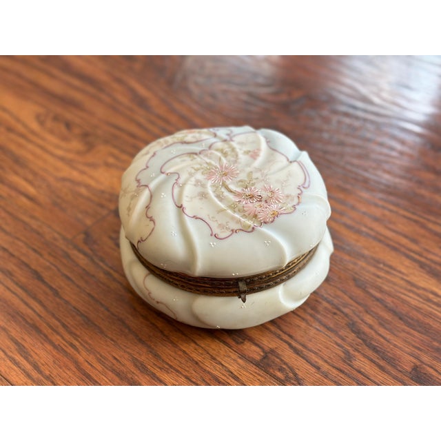 19th Century Wave Crest Jewelry Box: C.F. Monroe Helmschmied Swirl Opal Ware For Sale - Image 10 of 10