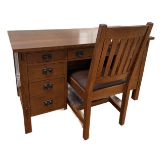 Craftsman Stickley Junior Executive Oak Desk and Cottage Chair With Leather Seat For Sale