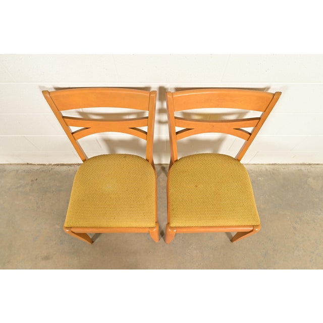 1950s Heywood Wakefield Mid-Century Modern Solid Maple Side Chairs or Dining Chairs, Pair For Sale - Image 5 of 14