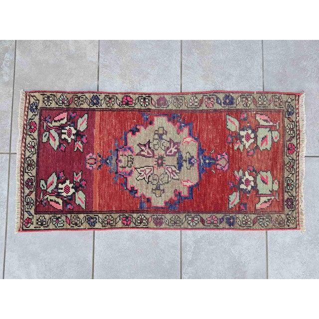 Small Oushak Rug, 1960 For Sale - Image 6 of 9