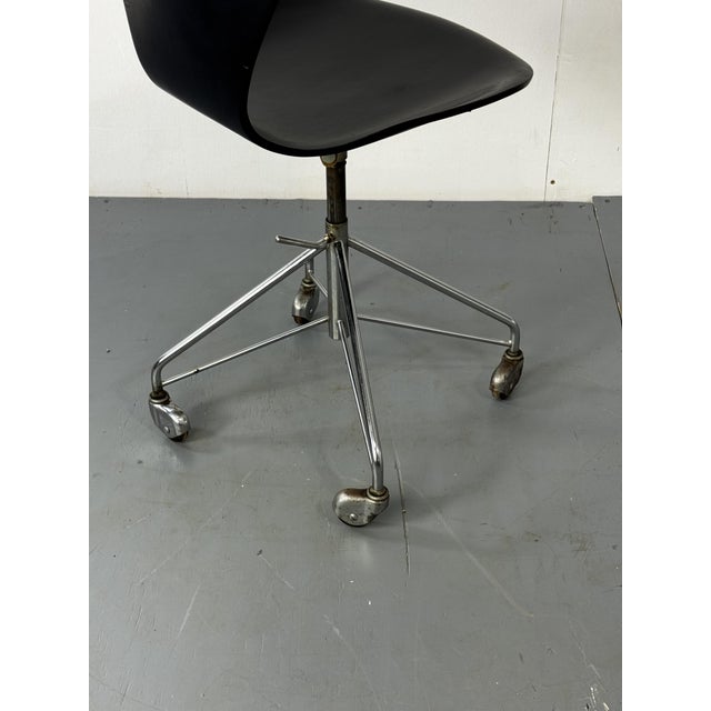 Wood Vintage Early 3117 Swivel Desk Chair by Arne Jacobsen for Fritz Hansen, 1955 For Sale - Image 7 of 15