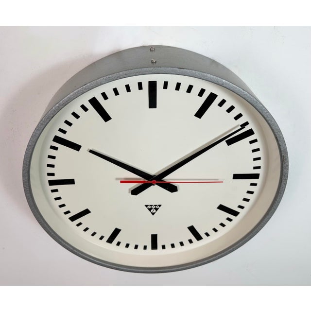 Large Industrial Grey Factory Wall Clock from Pragotron, 1960s For Sale - Image 6 of 17