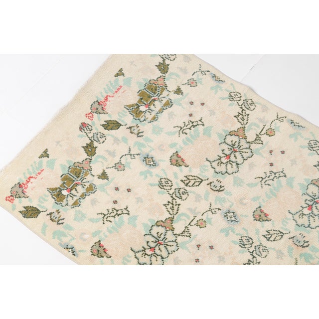 Mid 20th Century Neutral Oushak Turkish Rug For Sale - Image 4 of 10