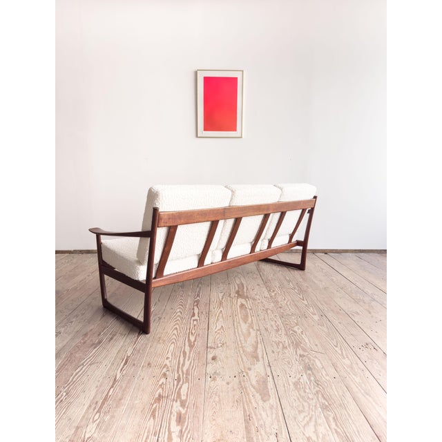 Mid-Century Modern FD130/3 3-Seater Sofa with Bouclé Cover by Peter Hvidt for Cado For Sale - Image 3 of 18