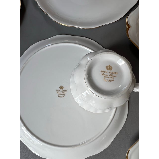 Royal Albert 1960s Royal Albert Val D or Tea Cup and Sandwich Plate Set of 8 For Sale - Image 4 of 4