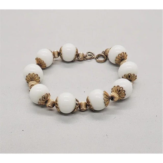 Mid-Century Modern Vintage 1950s Signed Napier Goldtone White Resin Bead Bracelet For Sale - Image 3 of 8