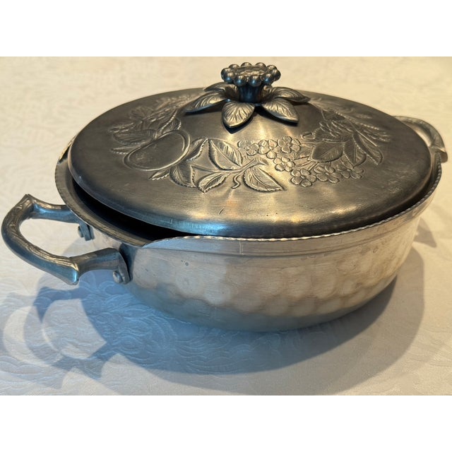 Silver 1950s Everlast Forged Aluminum Covered Casserole For Sale - Image 8 of 14
