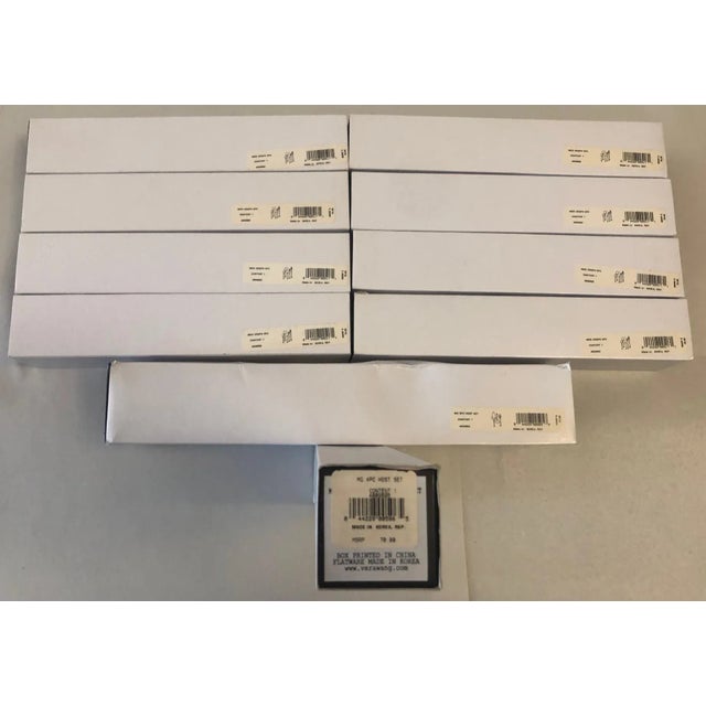 Vera Wang 47-Piece Cutlery and Host and Serving Set in 18/10 Stainless Steel For Sale In Los Angeles - Image 6 of 6