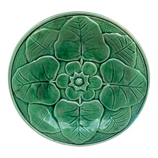 Small English Green Majolica Water Lilly Plate, Circa 1890 For Sale