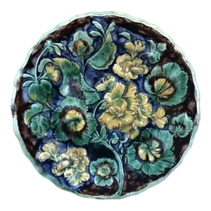 19th Century English Majolica Geranium Plate