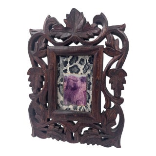 Vintage Hand-Carved Baroque Wood Tabletop Picture Frame With Ornate Foliate Scrollwork For Sale
