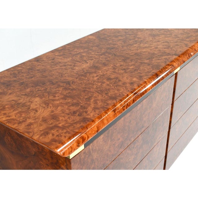 Brown Italian Drawer Credenza in High Gloss Burl and Brass, Italy, 1970s For Sale - Image 8 of 15