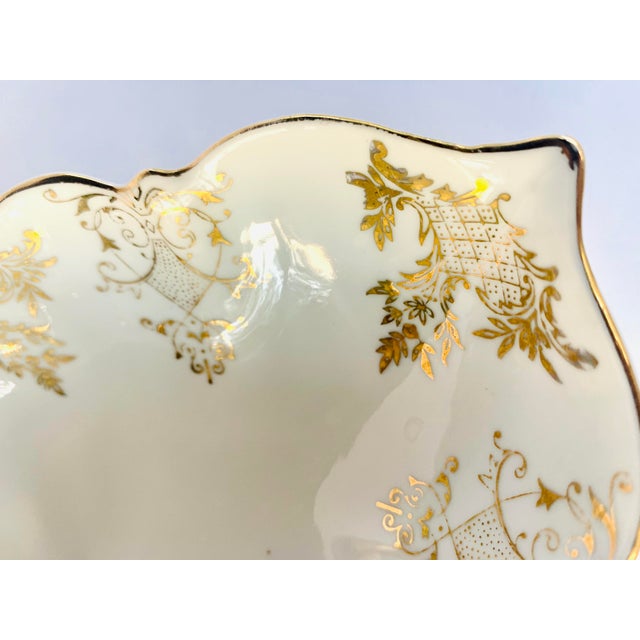 Rare Antique German Sitzendorf, Voigt Brothers Porcelain 'Dresden Style' Bowl, Vide Poche, With Ornate Handle and Intricate, Filigreed Gilt Detailing For Sale - Image 10 of 12