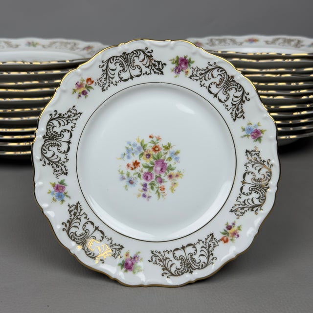 Porcelain Dinnerware Service with Gold Flowers from Bavaria Theresia, 1960s, Set of 39 For Sale - Image 5 of 15