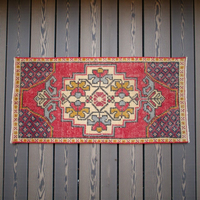Farmhouse 1970s Hand Knotted Low Pile Turkish Petite Rug Entry Decor, Bath Mat - 19'' X 38'' For Sale - Image 3 of 14