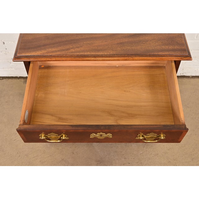 Wood 1980s Baker Furniture Georgian Banded Mahogany Bedside Chest For Sale - Image 7 of 12